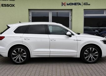 Volkswagen Touareg 3.0TDi R-LINE PANO TAŽNÉ AIR 210 kw - 11