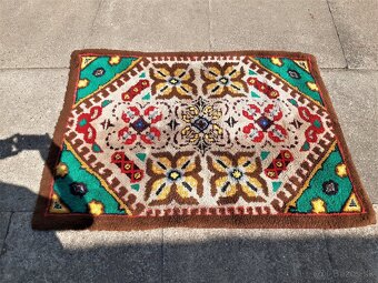 Predám ručné práce a koberce - 11