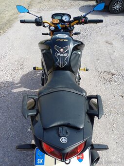 Yamaha FZ8 - 11