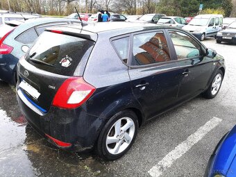Kia Ceed - 11