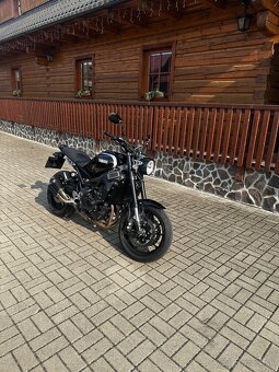 Yamaha XSR900 - 11