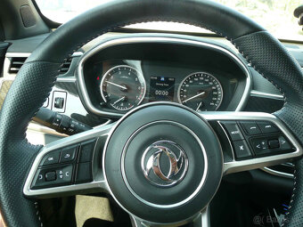 Dongfeng Fengon 5 1.5 CVT 101kW - 11