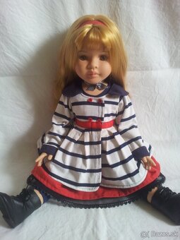 Kĺbová realistická bábika v obojstrannom kabáte - 11