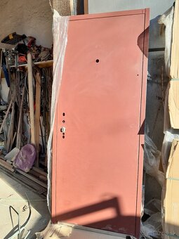 Predam bezpecnostne dvere - 11