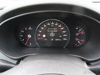 Kia Sorento 7miestne - 11