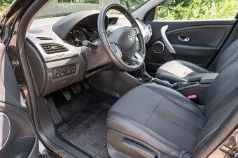 Renault Fluence 1.6 16V (81 kW), benzín – spoľahlivý sedan - 11