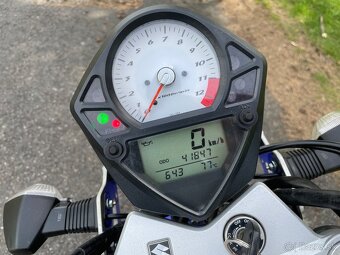 SUZUKI SV 650 N  2011 - 11