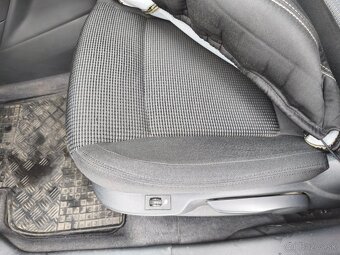 Peugeot 5008 1.6 HDI 7miestne - 11