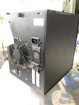 HP Proliant MicroServer - 11