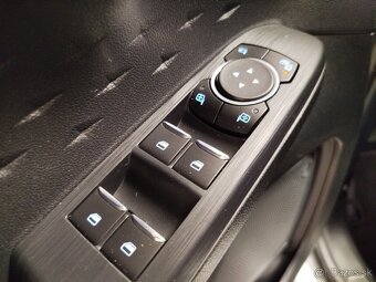 Ford Kuga 2.5 Duratec PHEV 225k Titanium CVT - 11