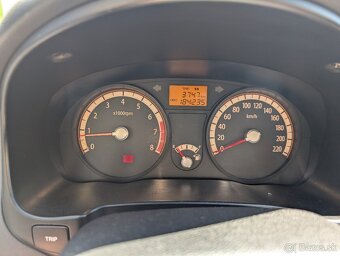 Kia Rio 1.4 benzín , M5 - 11