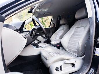 Volkswagen Passat B6 Highline Combi 2.0TDI automat - 11