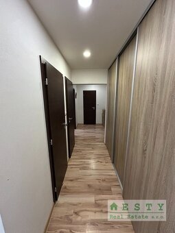 VEĽKÝ 2i byt, 3loggie, Žiar nad Hronom, Hurbanova ul., ESTY  - 11