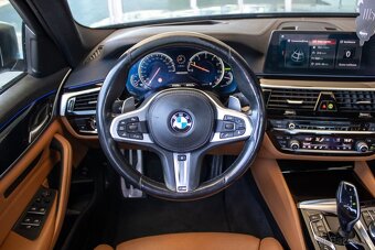 BMW Rad 5 M550i xDrive A/T - 11