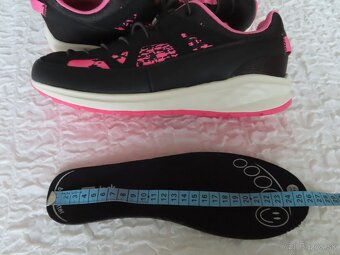 2x dámske tenisky veľ.39, Jack Wolfskin a iné od 19€ - 11