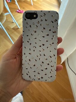 Apple iPhone SE (2020) 128GB cierny - 11