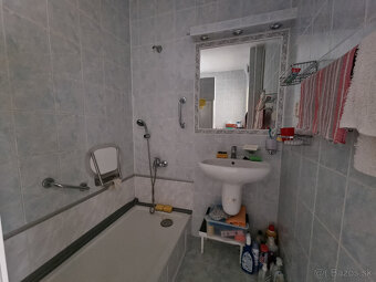 NA PREDAJ 4 IZBOVÝ BYT s LOGGIOU 78 m2 A.HLINKU PIEŠŤANY - 11