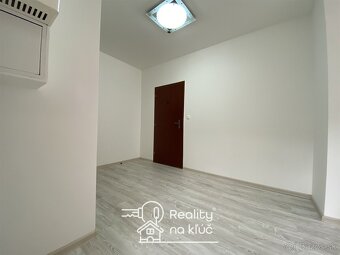 Na predaj veľký podkrovný 2-izbový byt na Andovskej ulici - 11