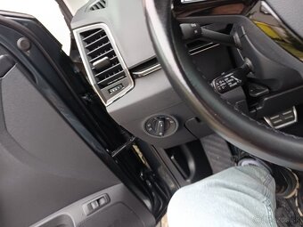 skoda karoq scout - 11