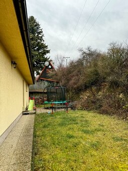 PREDAJ: 4 izbový bungalov v Pezinku v tichej lokalite - 11
