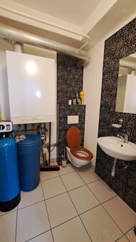 Priestranný 2-izbový byt v Hornom Slavkove na prenájom - 11