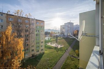 Zrekonštruovaný 3-izbový byt neďaleko širšieho centra Poprad - 11