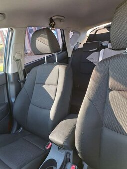 Hyundai i30 1.4i 80kW benzín - 11