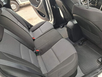 Hyundai i30 CW 1.6i CRDi 16V DOHC Comfort - 11