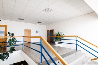 Na prenájom 4 kancelárske priestory v súkromnom areáli - 11