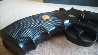CO2 Revolver - 11