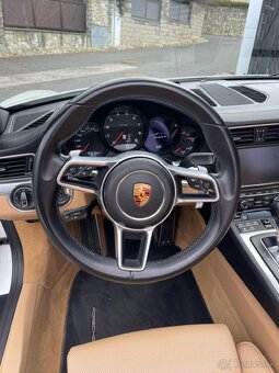 Porsche Carrera 4 992 Cabrio - 11