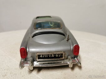 Aston Martin 007 Gilbert Japan - 11