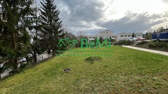 Štýlový 3-izbový byt s terasou a vírivkou na predaj. - 11