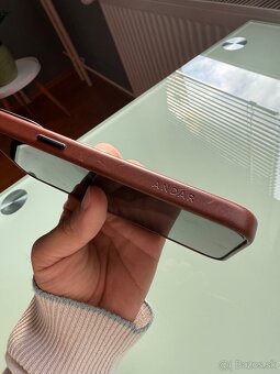 iPhone 15 Pro Max 256GB black titanium + 3x kožené kryty - 11