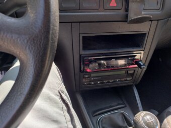 Vw golf 1,9 TDI 66 kw - 11