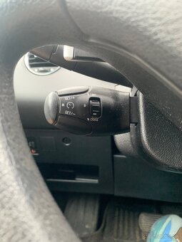 Peugeot 308 1.6 HDI PREMIUM výbava - 11