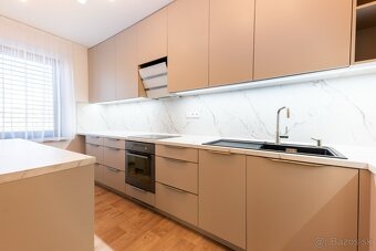 Štýlový štvorizbový byt s bazénom, Piešťany - 11