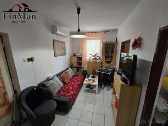 Na predaj priestranný rodinný dom s veľkým pozemkom Jánovce - 11