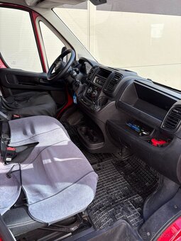 FIAT DUCATO r.v. 2022 - skriňová dodávka s hydraulickým zvíh - 11