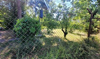 PREDAJ:Záhrada s chatkou Uľany nad Žitavou 401m2;Cena v RK - 11