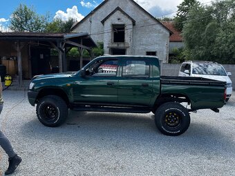 Toyota Hilux - 11