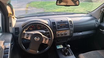 Nissan Navara D40 2.5 dCi 128 kW 4x4 Manuál - 11