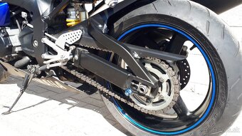 Yamaha YZF-R1 RN09 - 11