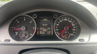 Volkswagen Passat Variant 1.6 TDI BMT Comfortline - 11