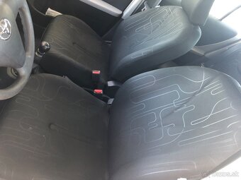 Toyota yaris - 11