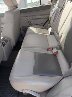 Jeep Commander - 11