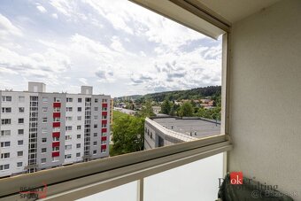 Priestranný 3-izbový byt (VNKS) so zasklenou lodžiou a veľko - 11