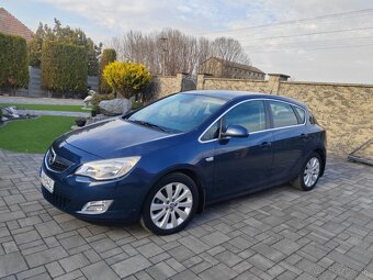 Opel Astra 1,4 benzin rok vyroby  12.2010 - 11