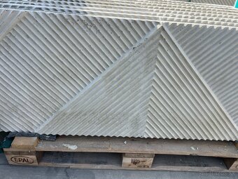 Predám betónové plotové platne a stĺpy - 11