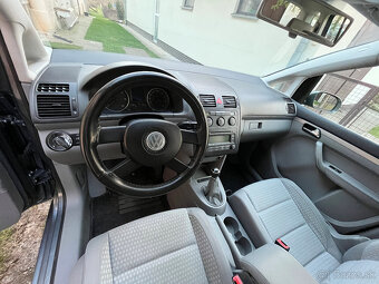 Volkswagen Touran - 11